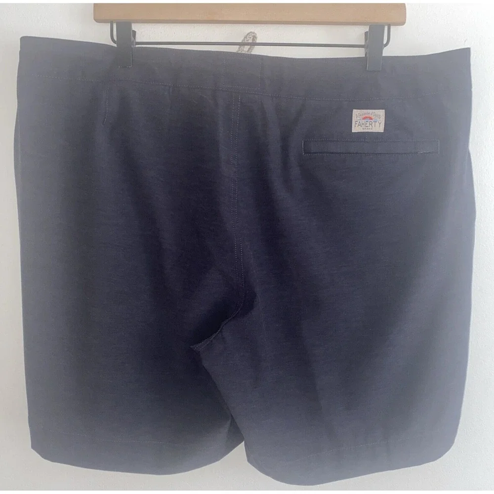 EUC Faherty Shorts Gray All Day Relaxed Drawstring Stretch Lightweight Size 38‎